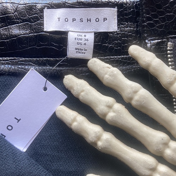 ๐๐ SOLD ๐๐ NWT Topshop Lauren Croc Print Faux Leather Miniskirt ~ Size 4 - Picture 5 of 5